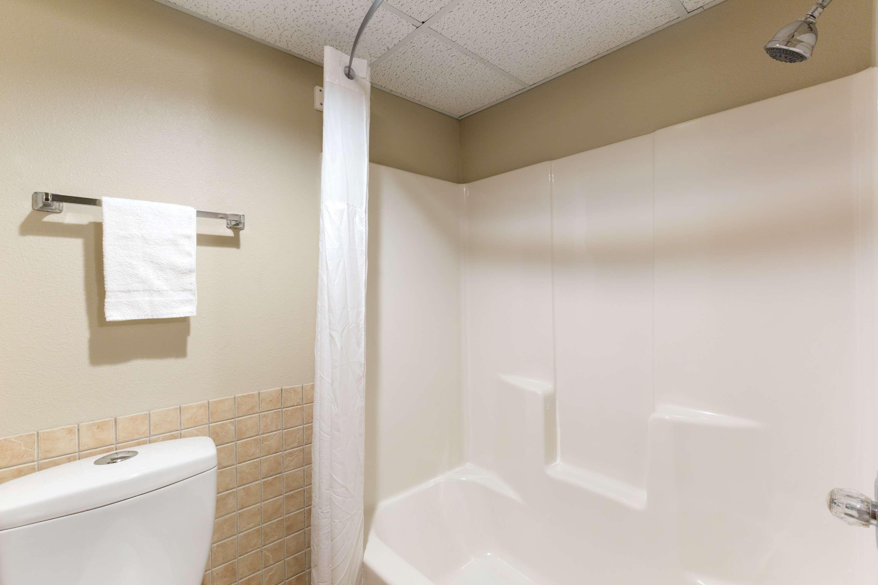 Hotel Super 8 By Wyndham Perry Ia Esterno foto