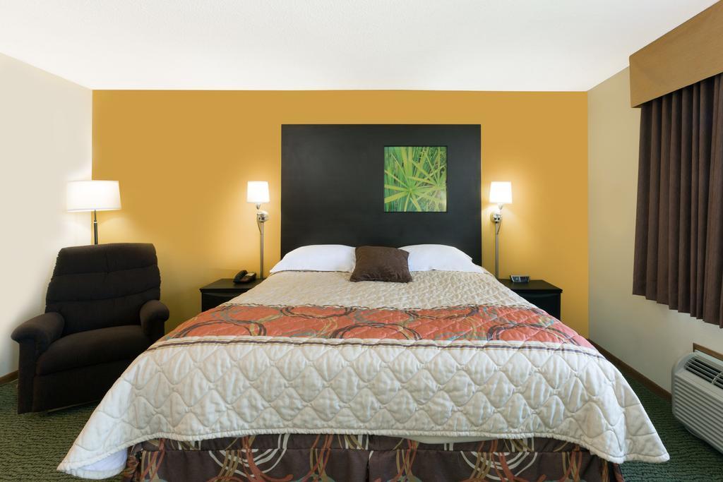 Hotel Super 8 By Wyndham Perry Ia Esterno foto