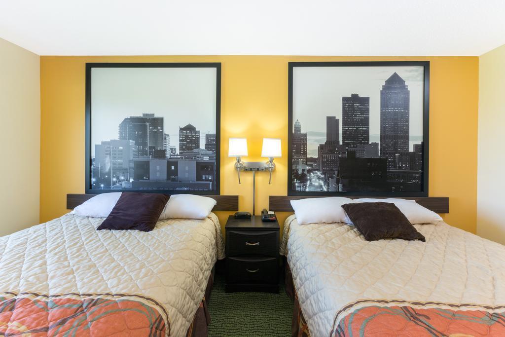 Hotel Super 8 By Wyndham Perry Ia Esterno foto